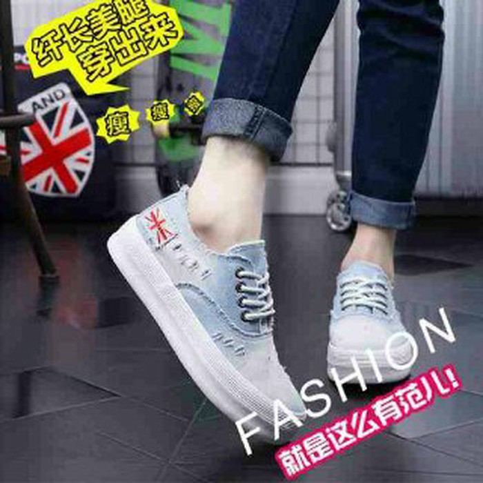 SEPATU KETS WANITA BENDERA BIRU MUDA