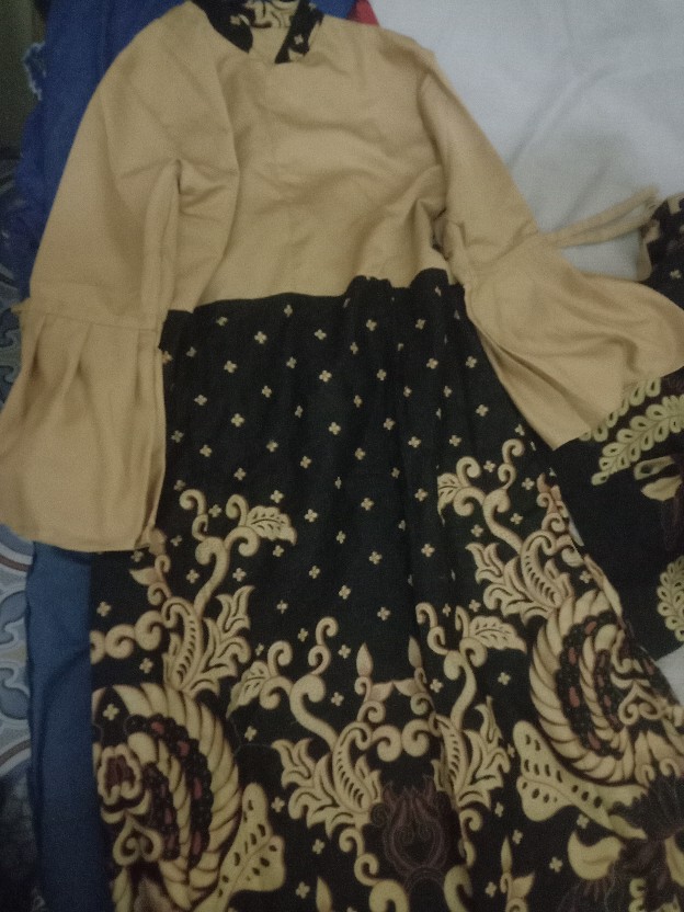 (family Ada Anaknya) Batik Couple 2499 Motif Manggar Sumber Urip Grosir Couple Gisel