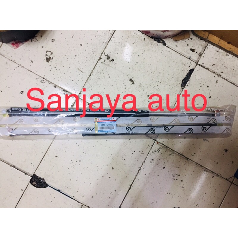 Shock Pintu Bagasi Belakang Mitsubishi L300 L038 L039