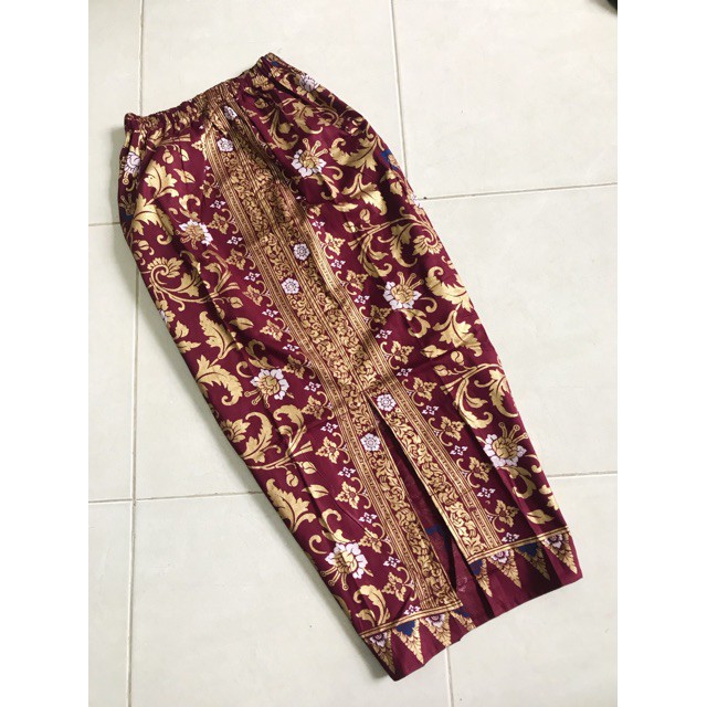 Kebaya Modern  Rok span/ Kamen jadi motif Prada ukir