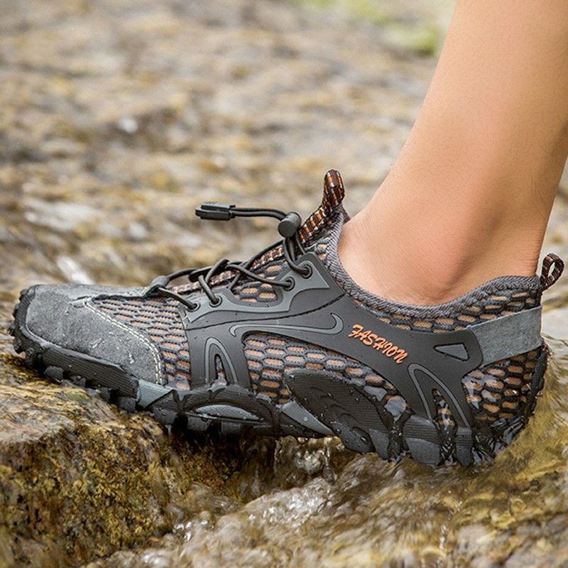 Highland Sepatu Pria Kasual Sneakers Sepatu Hiking Outdoor Fashionable MH103