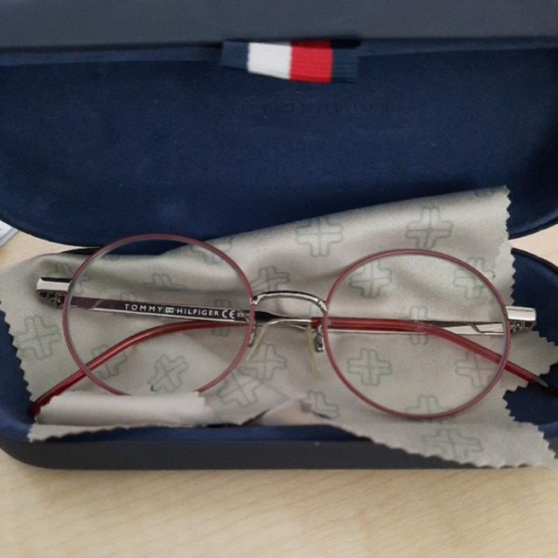 preloved kacamata tommy hilfiger ori