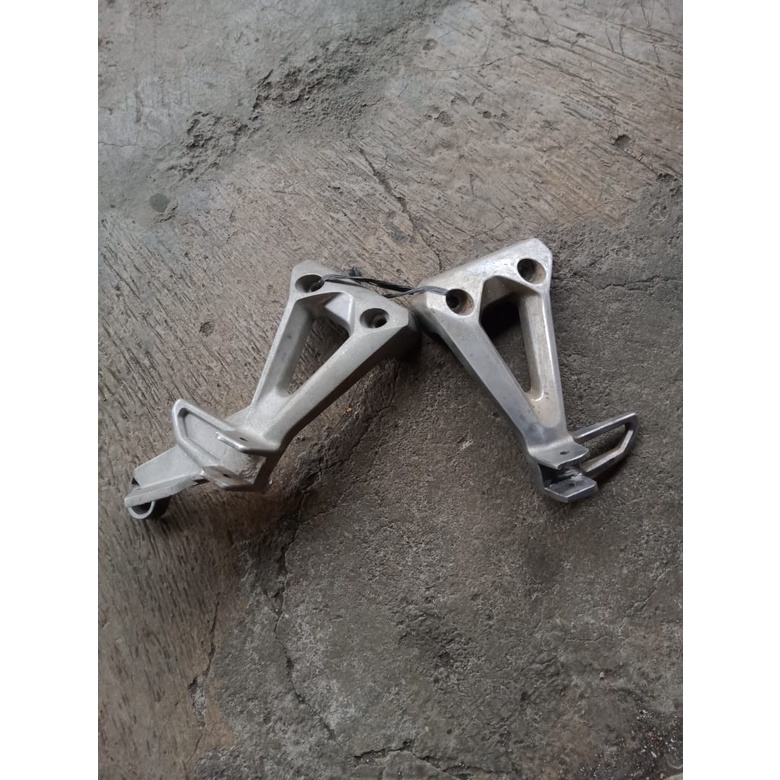 Footstep postep injakan kaki belakng Honda Revo Absolute original revo absolute