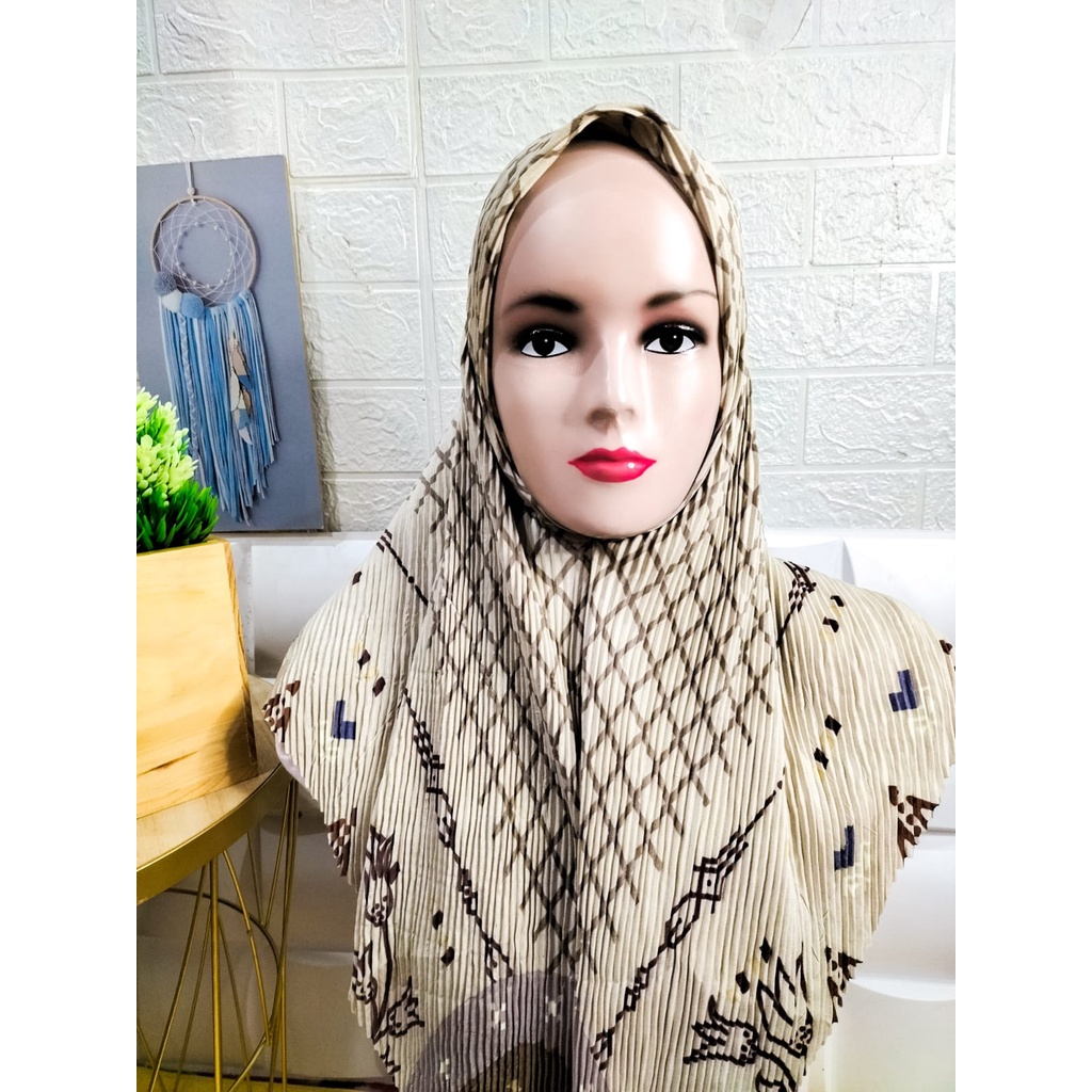 Kerudung Segi Empat Plisket Azara Motif Kurang Lebih Ukuran 110 x 110 Cm