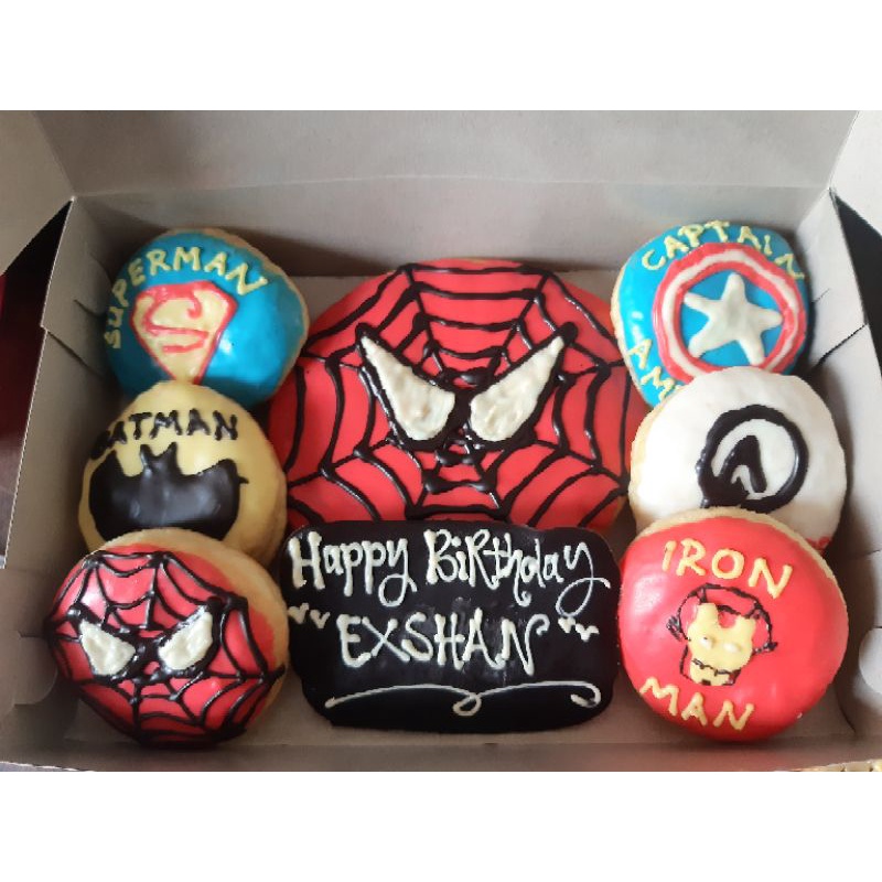 donat karakter,donat ultah ,donat hias avengers