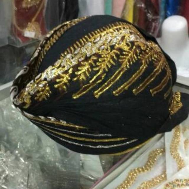 Blangkon Prada Emas Untuk Manten Aksesoris