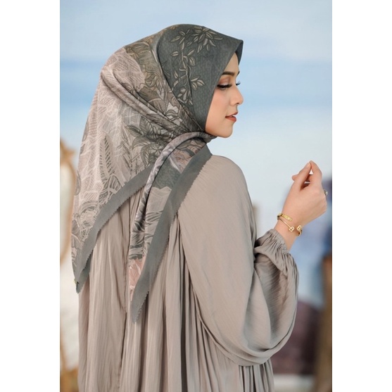 Buttonscarves Nusantara Series square color volcano