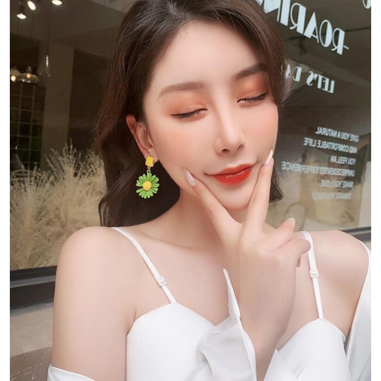 925 jarum perak sederhana segar sesuai dengan bunga kecil daisy anting-anting fashion manis yang uni