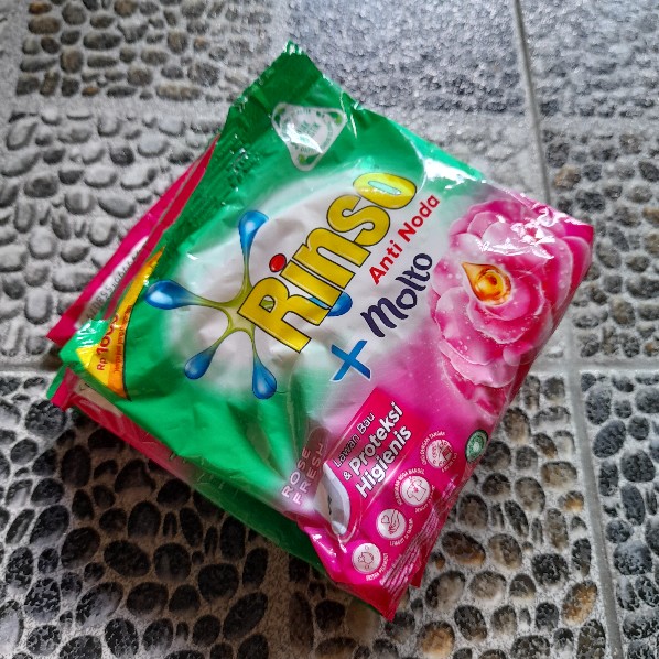 Rinso Anti Noda Powder Sachet / Rentengan ( 1 Renteng Isi 6 Sachet )