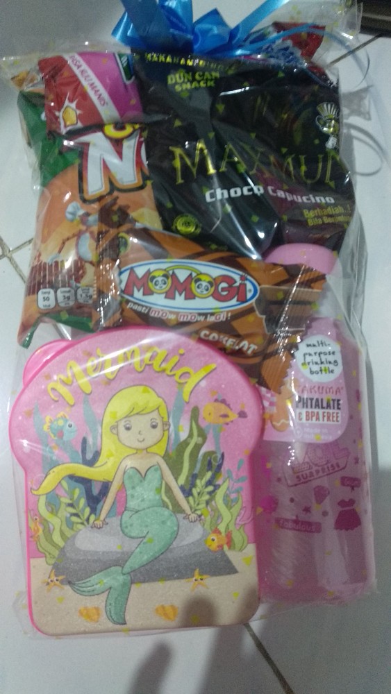 Parcel Lunch Box + Botol Takuma Mini + Snack Ulang Tahun
