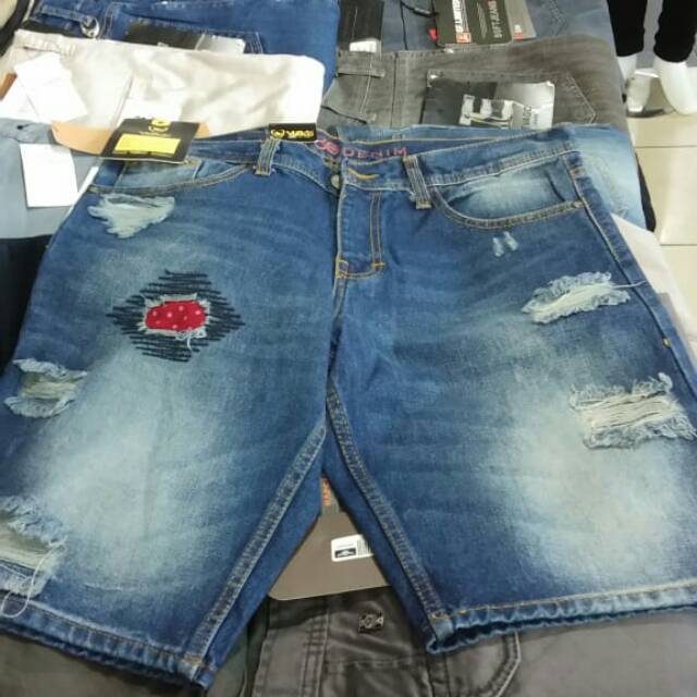 Celan pendek kick denim sobek2