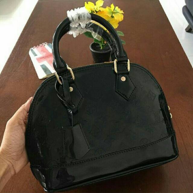LV Alma VERNISH Black