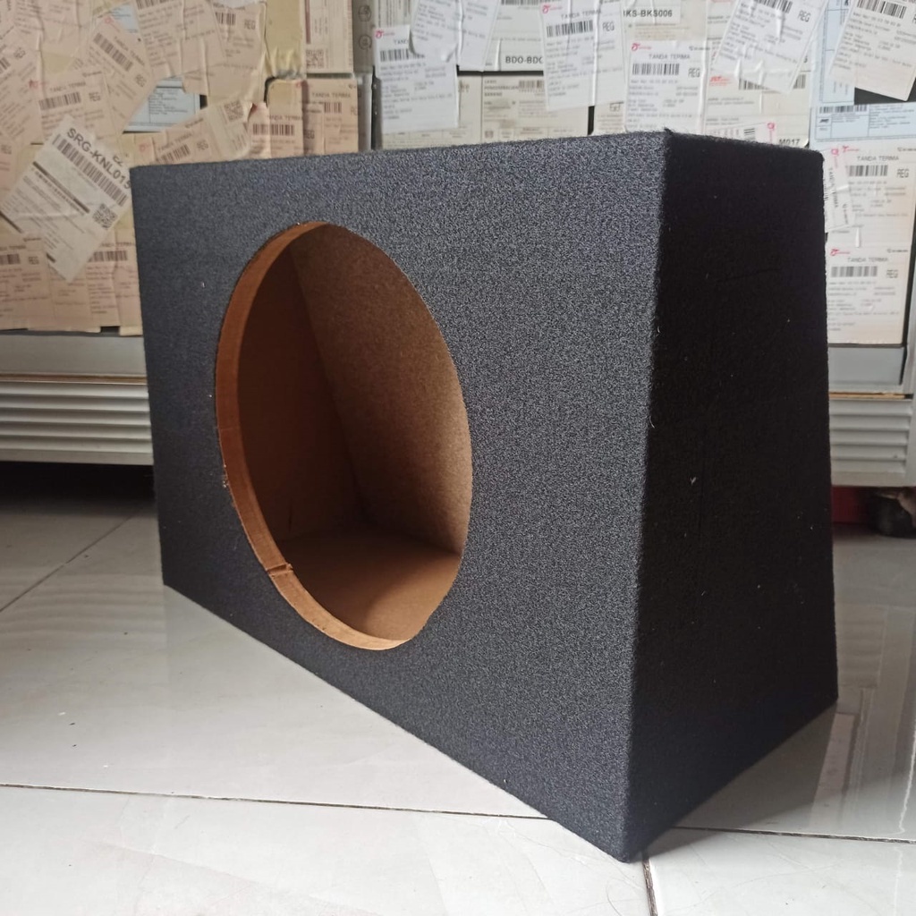 Termurah Box Subwoofer 10 inch / 12 inch Model Miring Avanza Xenia Pick Up / Box Salon Audio Mobil, Box Speaker, Box Bass lapis Karpet Hitam