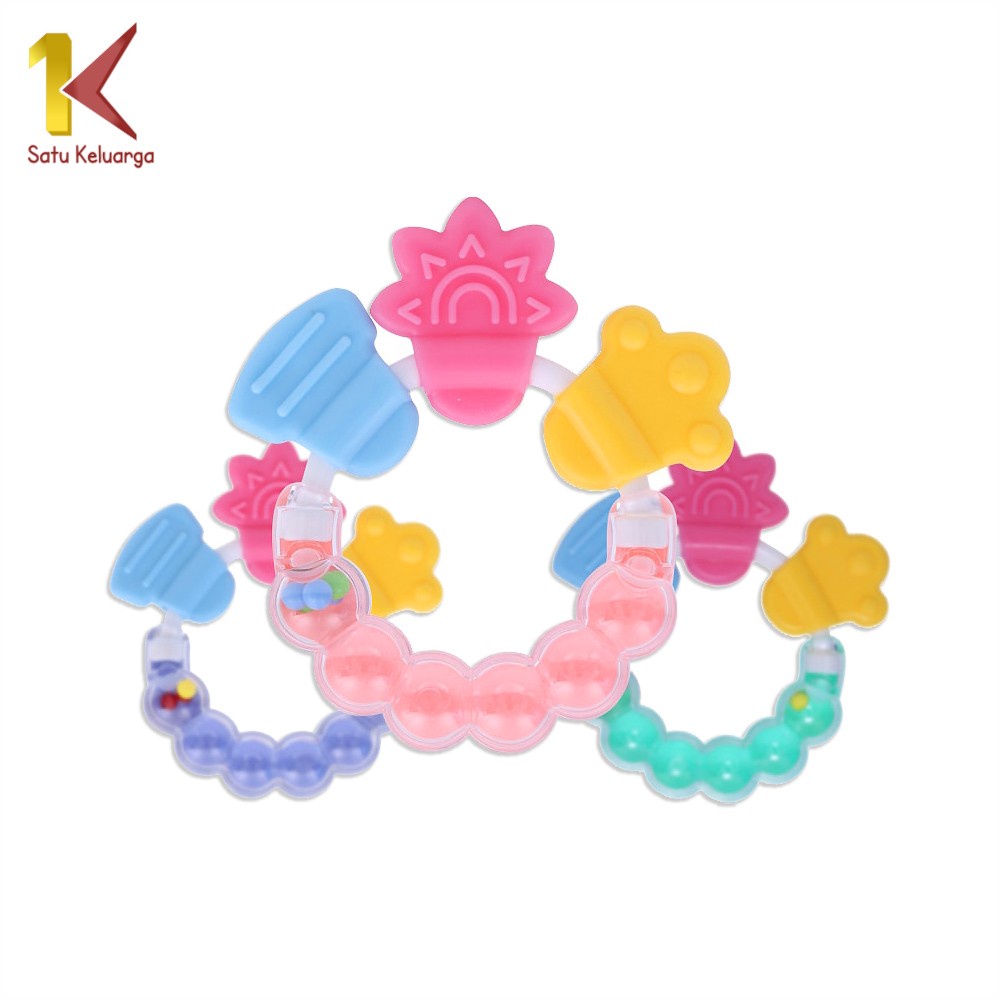 Satu Keluarga Gigitan Bayi M71 Mainan Rattle Genggam Kerincingan Bayi Empeng Teether Bayi Baby Toys