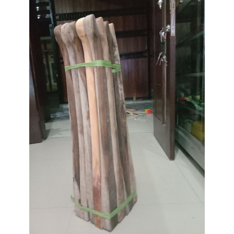 Doran / Pegangan / Gagang Cangkul Kayu Sono Keling Panjang 80cm