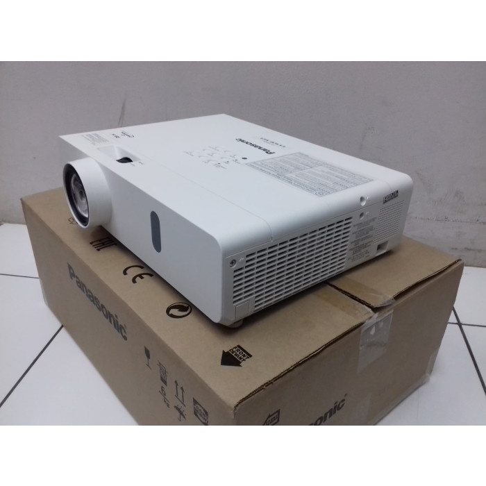 projector panasonic PT-VW360