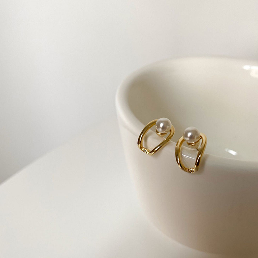 【COD Tangding】Korea Simple Small U Type Pearl Earring Fairy Beauty Girl Minimalist Small Earstuds Female