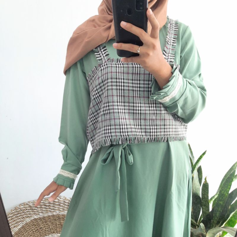 Tanktop Crop Luaran hijab Jennie style mint