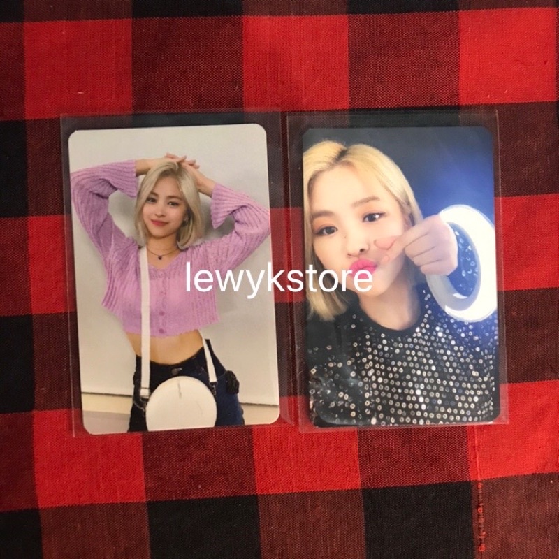 Photocard Ryujin Ring Light and Case