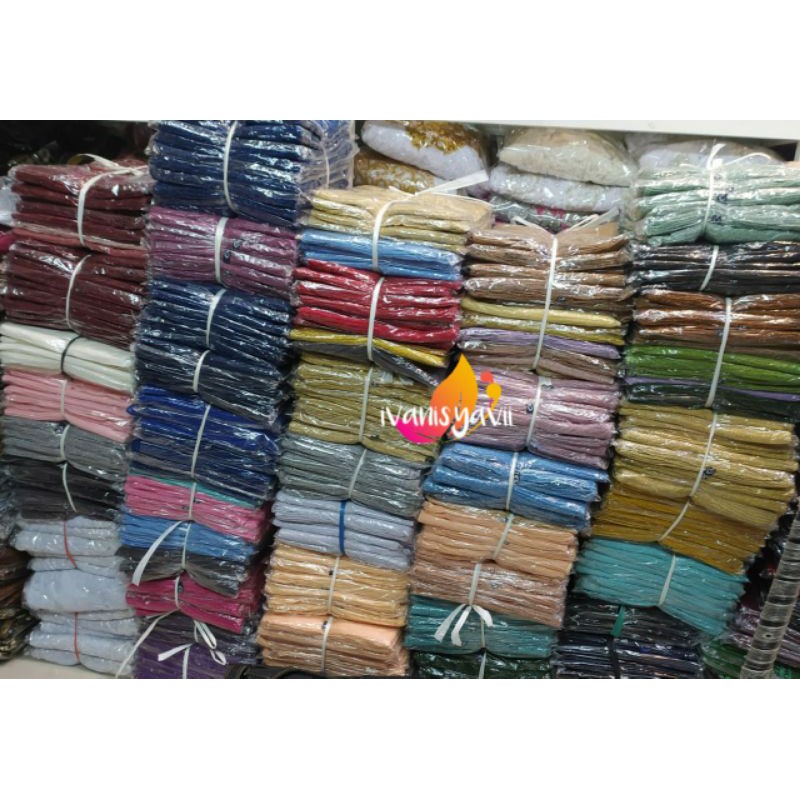 Jilbab Pengantin/ Jilbab Rajut/ Jilbab Gliter/ Pasmina Rajut