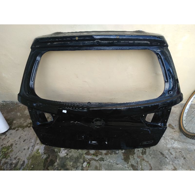 pintu bagasi grand livina