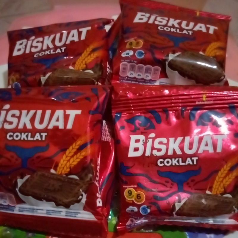 

Biskuat Biskuit Chocolate Mini 7.6g Renceng Isi 10 Bks Cemilan Jajanan Anak Sekolah