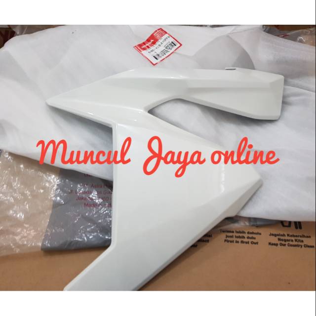 64601-K59-A10PFW Cover Tebeng Sayap Kiri Vario 125 150 Led Putih