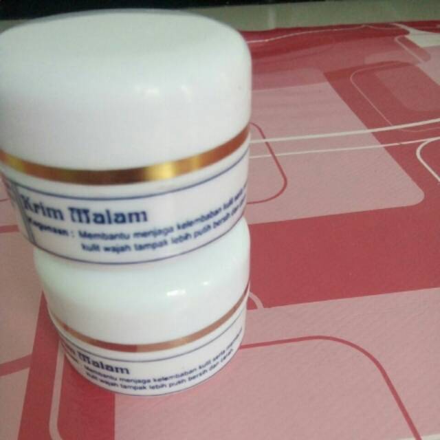 krim malam AYU Shinta