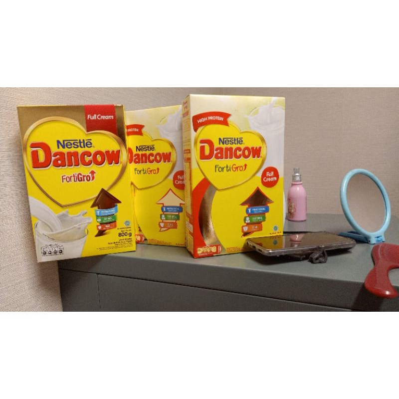 

dancow full cream 780gram & instant 780gram