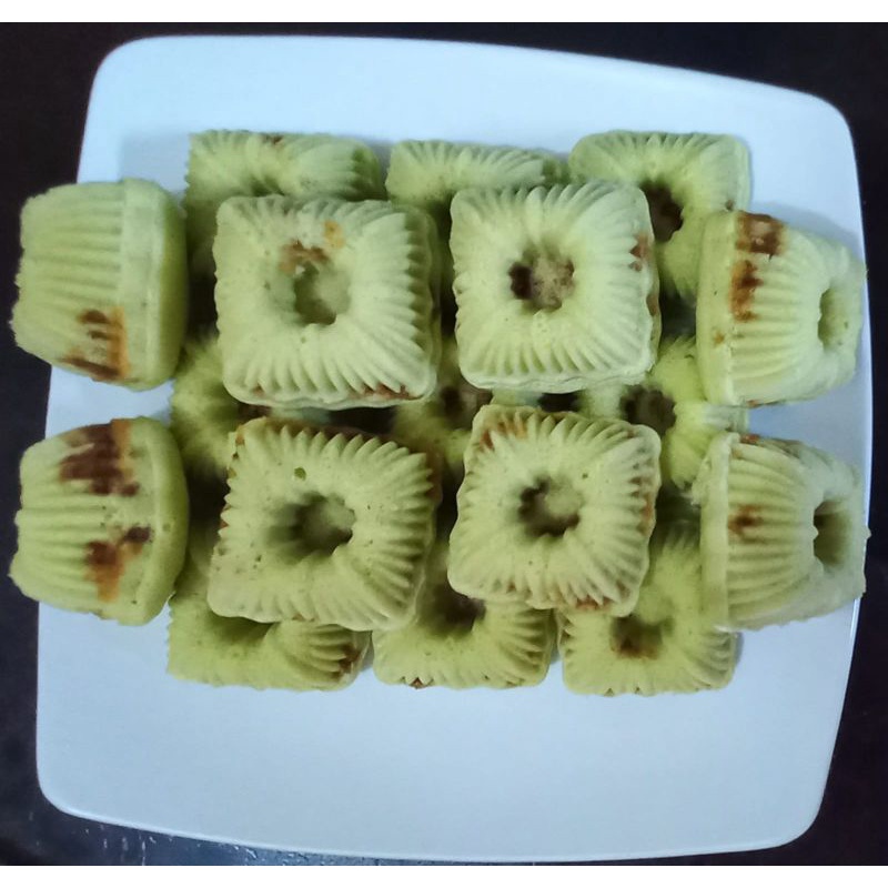 

Kue Putu Mayang bentuk Putri Ayu