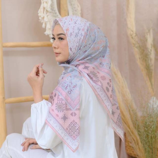 PROMO TERLARIS JEPANG TULISAN / KERUDUNG SEGI EMPAT  