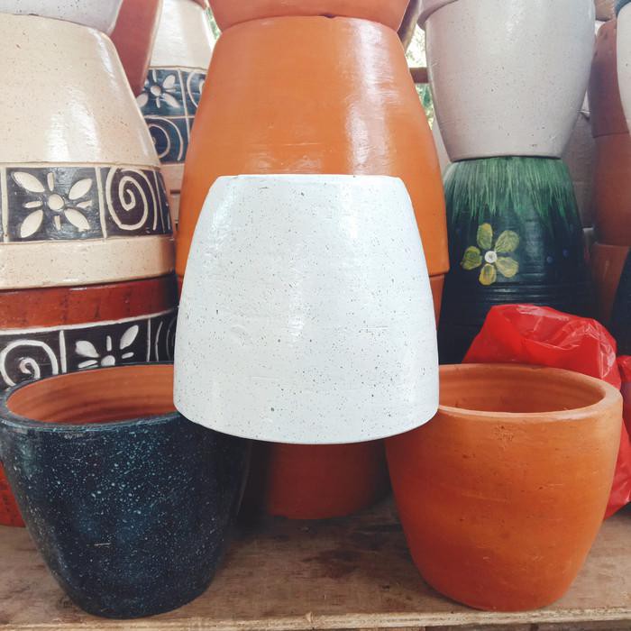 pot tanah liat/pot gerabah/pot teracota diameter 20 cm - Putih