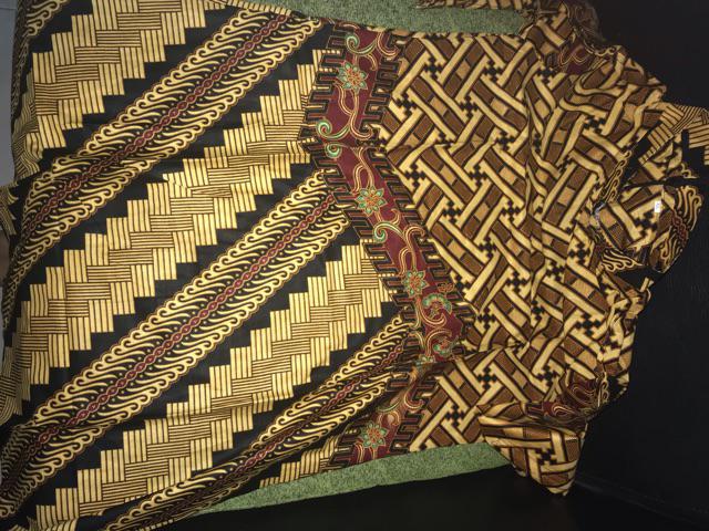 Tunik Batik Wanita Modern