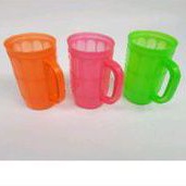 Gelas bir plastik gelas tangkai