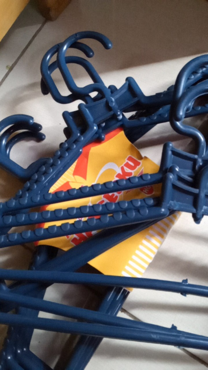 6pcs Hanger Plastik/gantungan Baju