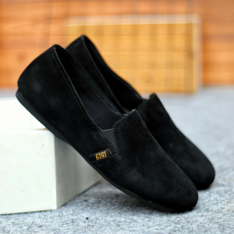 CHORD BLACK Sepatu Pria Casual Slip On Kulit Suede Selop Santai Slop Main Pesta Kondangan Trendy Keren Murah