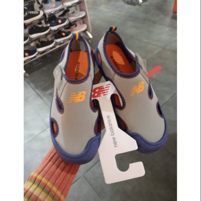 New Balance kids sale 70% (with box) sz cek variasi