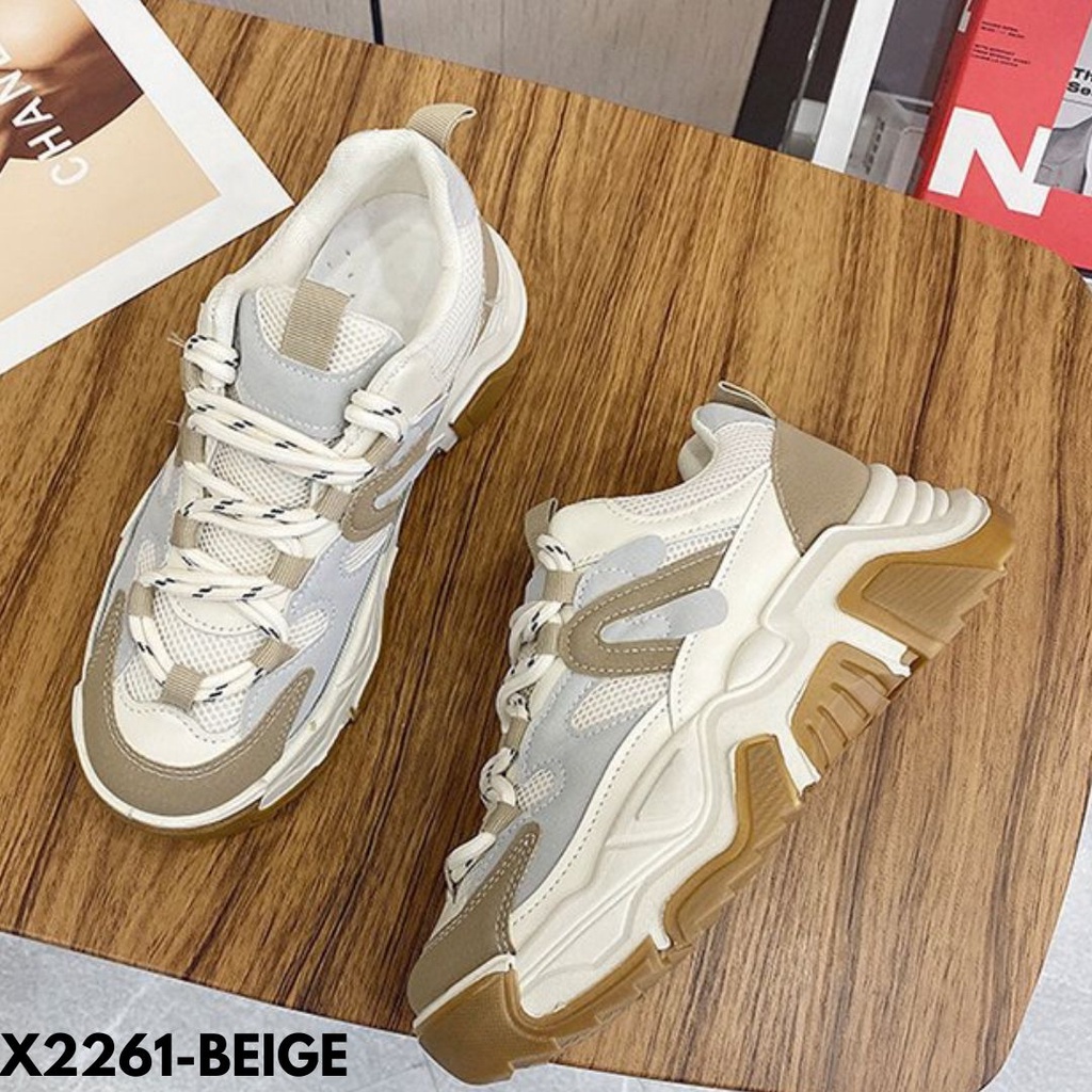 SEPATU LARI OLAHRAGA SNEAKERS TALI NYAMAN DIPAKAI COCOK UNTUK GYM KUALITAS IMPORT 2261