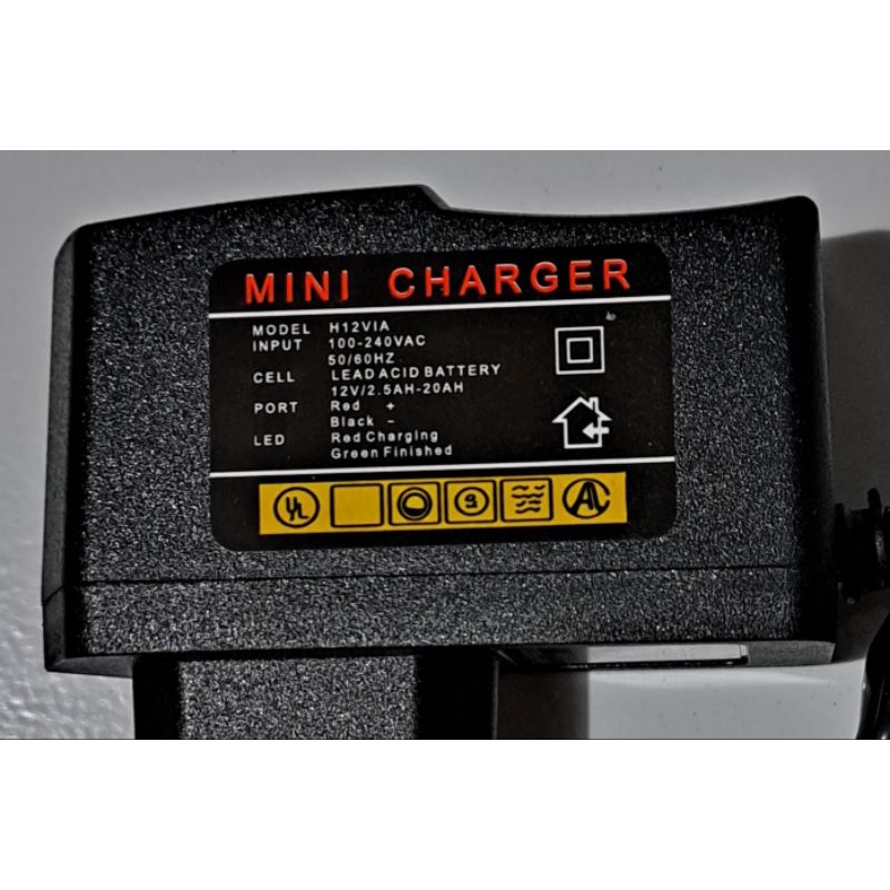 ADAPTOR  CHARGER AKI 12 VOLT TESTER LAMPU LED 12 VOLT