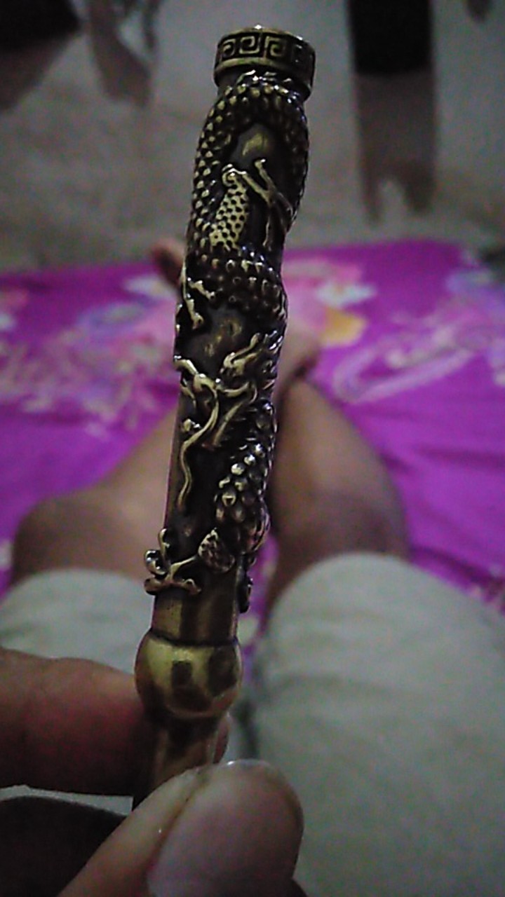 Pipa Rokok Bulat Retro Motif Ukiran Naga Bahan Kuningan Murni