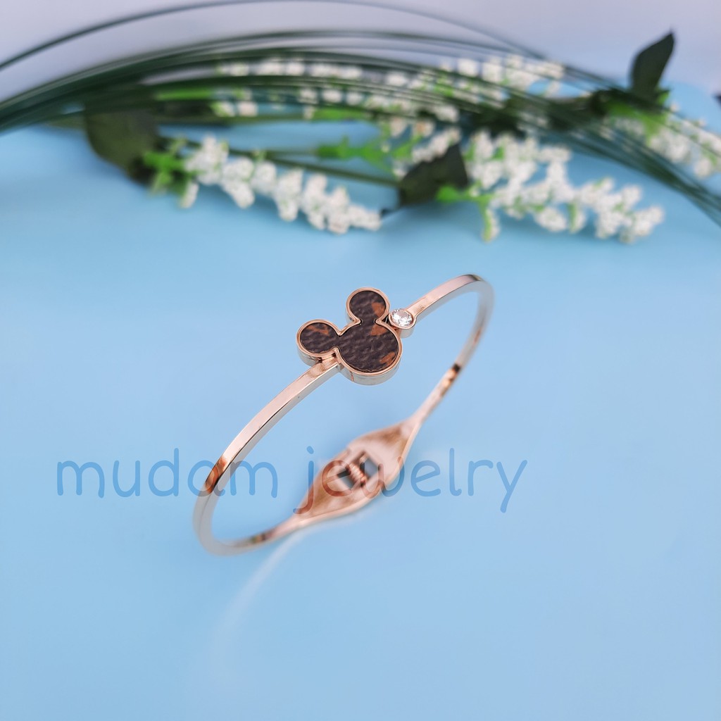 Gelang Bangle Titanium L* Model Mickey Aksen Diamond Tersedia Warna Rose Gold, Gold, dan Silver