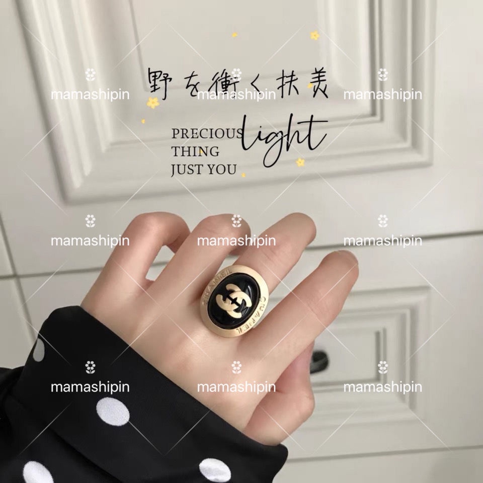 Cincin Model Terbuka Desain Huruf C Hias Permata Hitam Adjustable Untuk Wanita