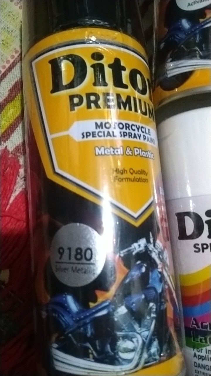 9180 Silver Metallic Diton Premium Cat Pylox Pilox Semprot 400 Cc