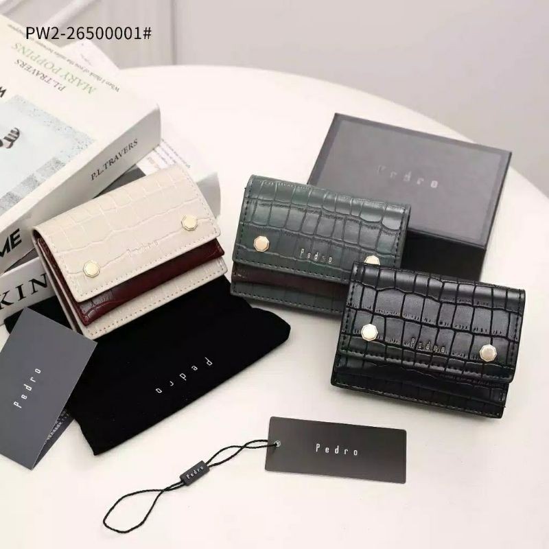 Pedro with BOX Click Structured Wallet Ori