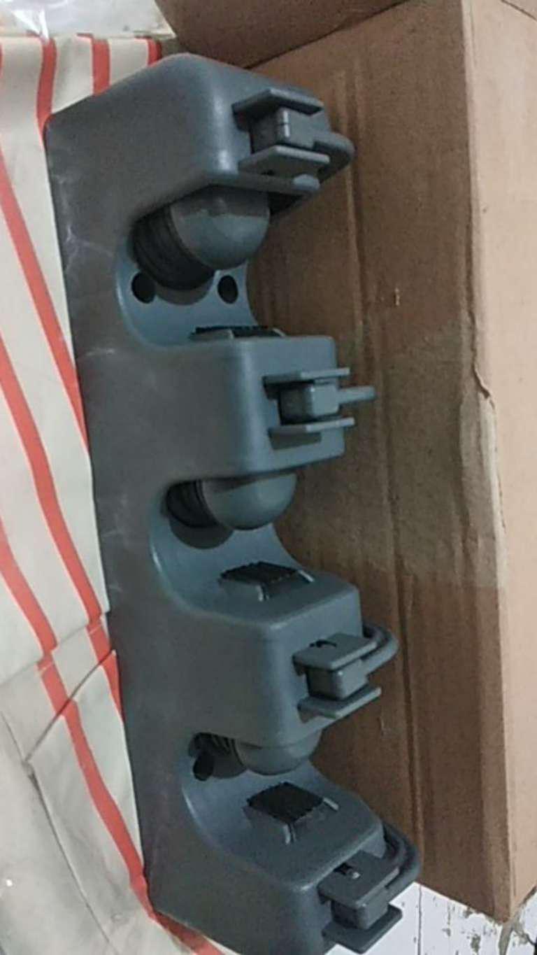 Gantungan Sapu Alat Pel Dengan Hook 3 Slot Magic Hanging Mop Holder Im39