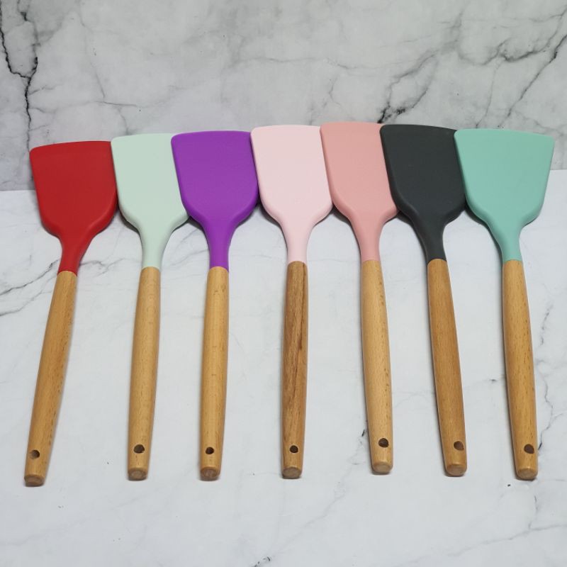 silicone cooking turner with wooden handle / sodet masak gagang kayu