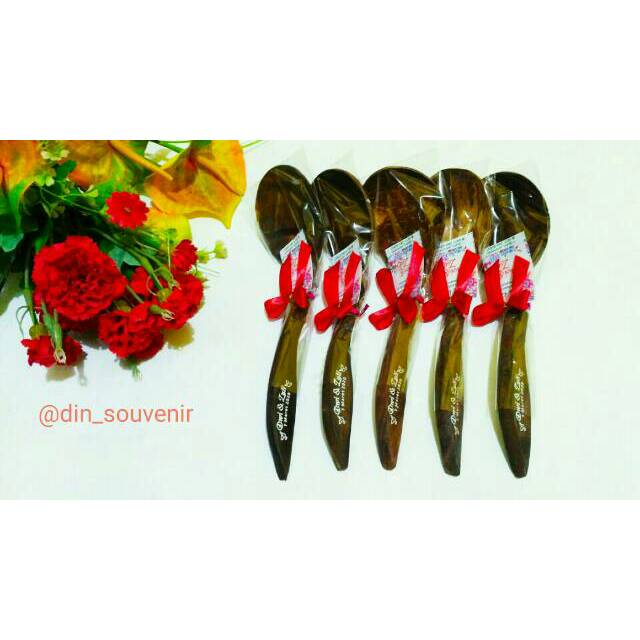 SOUVENIR PERNIKAHAN MURAH UNIK CENTONG SAYUR KAYU BATOK COSTUM NAMA DAN TANGGAL