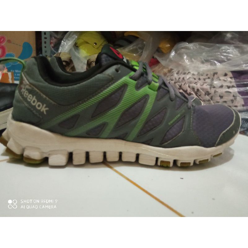 Sepatu Reebok Bekas