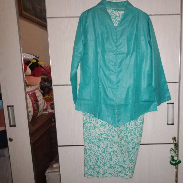 Set Kebaya Kutubaru Hijau Tosca