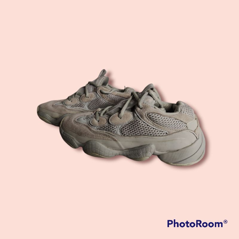 adidas yeezy 500 dan 700 v2 kak ratnade 1 sudah dp 100ribu